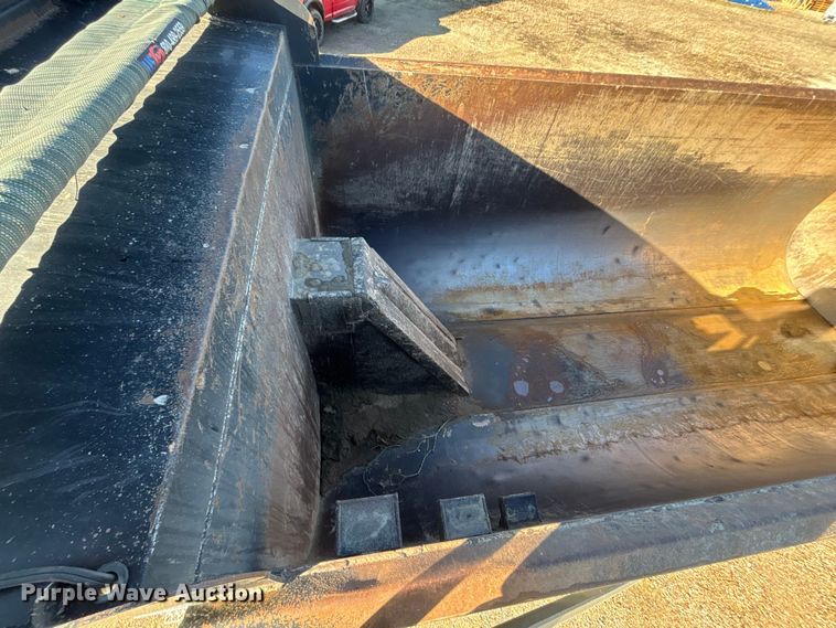 image for item EA4469 2015 Mack GU713 dump truck