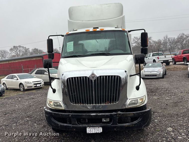 image for item EA4471 2007 International 8600 semi truck