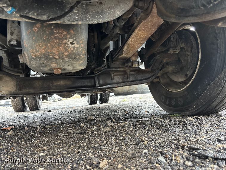 image for item EA4471 2007 International 8600 semi truck