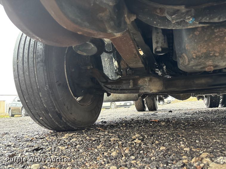 image for item EA4471 2007 International 8600 semi truck