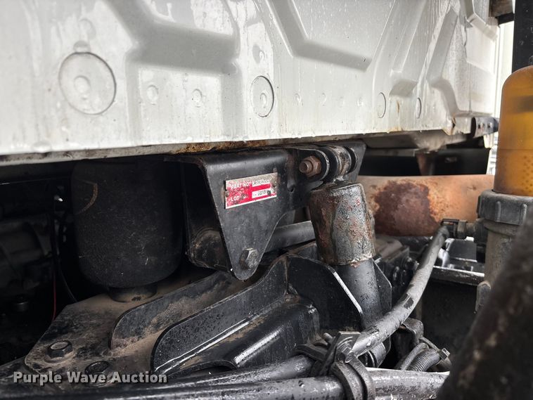 image for item EA4471 2007 International 8600 semi truck