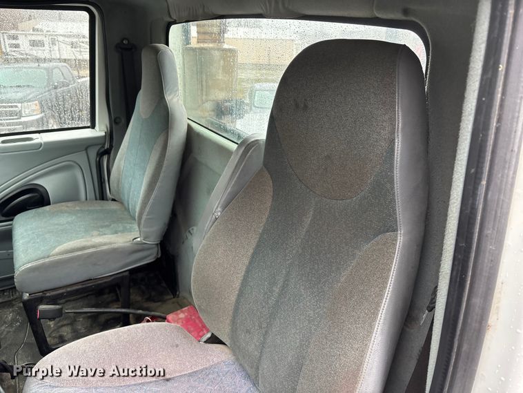 image for item EA4471 2007 International 8600 semi truck