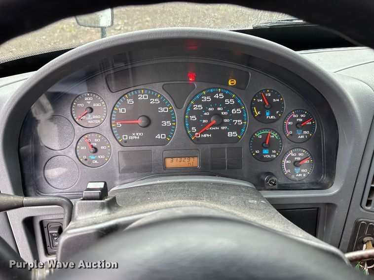 image for item EA4471 2007 International 8600 semi truck