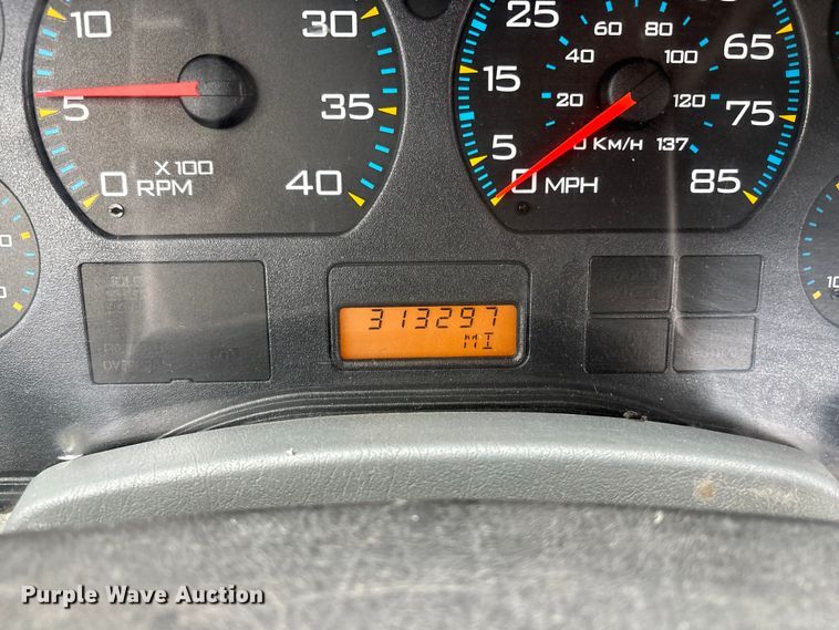 image for item EA4471 2007 International 8600 semi truck