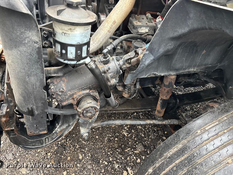 image for item EA4471 2007 International 8600 semi truck