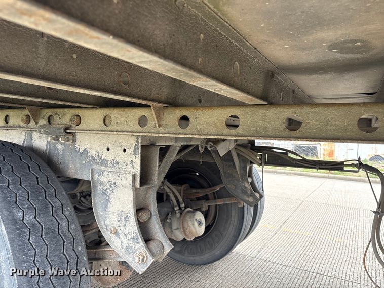 image for item EA7222 2015 Utility refrigerated van trailer