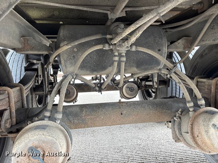 image for item EA7222 2015 Utility refrigerated van trailer