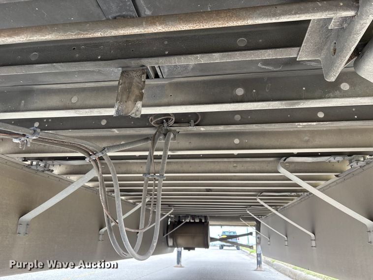 image for item EA7222 2015 Utility refrigerated van trailer