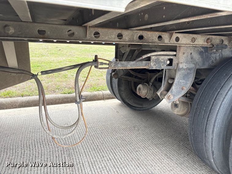 image for item EA7222 2015 Utility refrigerated van trailer