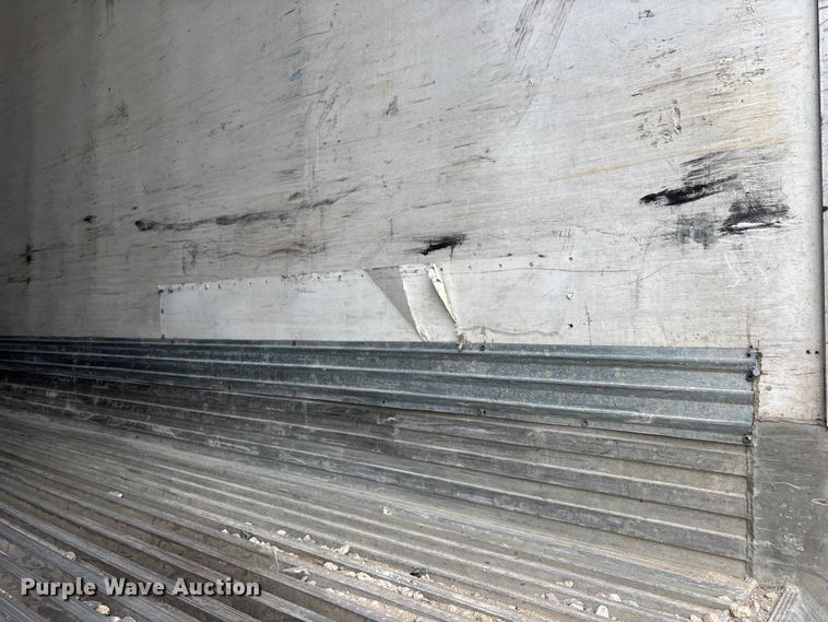 image for item EA7222 2015 Utility refrigerated van trailer