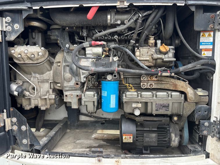 image for item EA7222 2015 Utility refrigerated van trailer