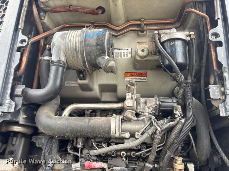 image for item EA7222 2015 Utility refrigerated van trailer