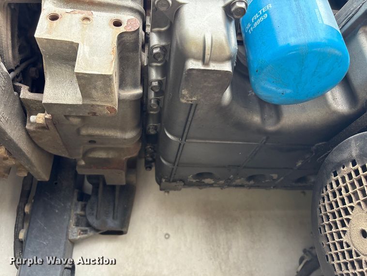 image for item EA7222 2015 Utility refrigerated van trailer