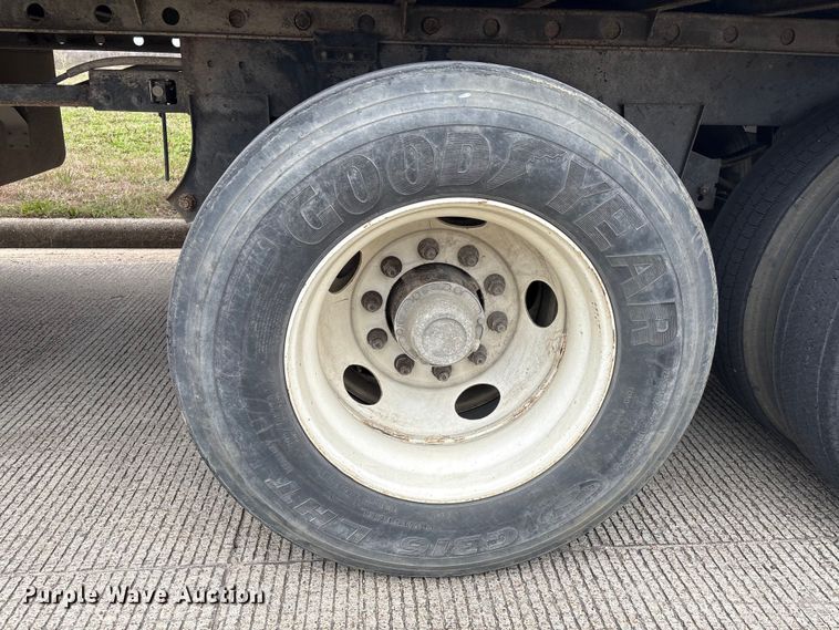 image for item EA7222 2015 Utility refrigerated van trailer