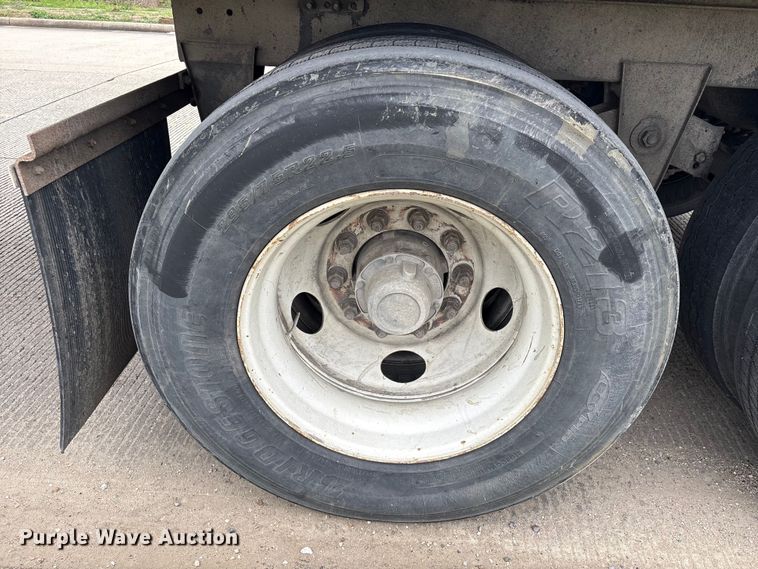 image for item EA7222 2015 Utility refrigerated van trailer