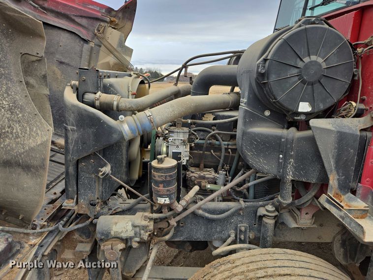 image for item EB1185 1994 International 9200 truck cab and chassis