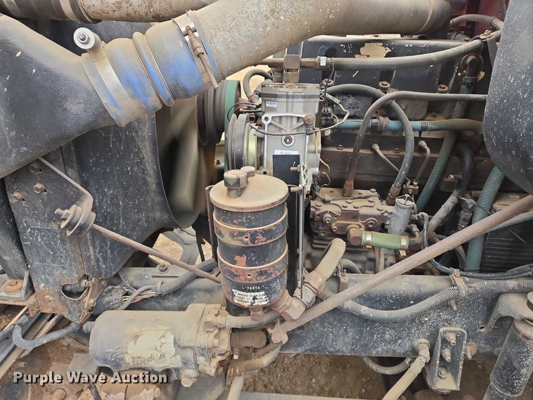 image for item EB1185 1994 International 9200 truck cab and chassis