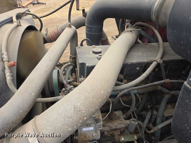 image for item EB1185 1994 International 9200 truck cab and chassis