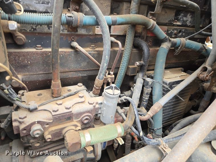 image for item EB1185 1994 International 9200 truck cab and chassis