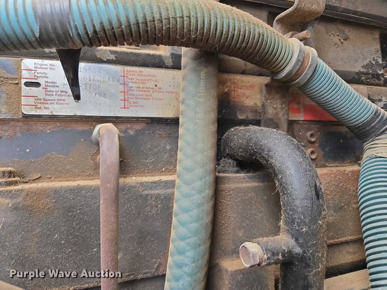 image for item EB1185 1994 International 9200 truck cab and chassis