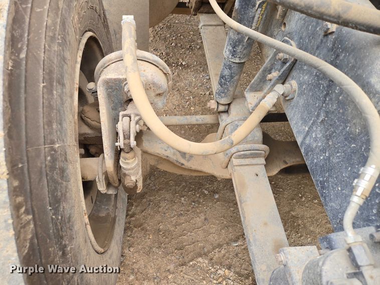 image for item EB1185 1994 International 9200 truck cab and chassis