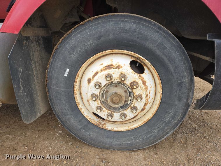 image for item EB1185 1994 International 9200 truck cab and chassis