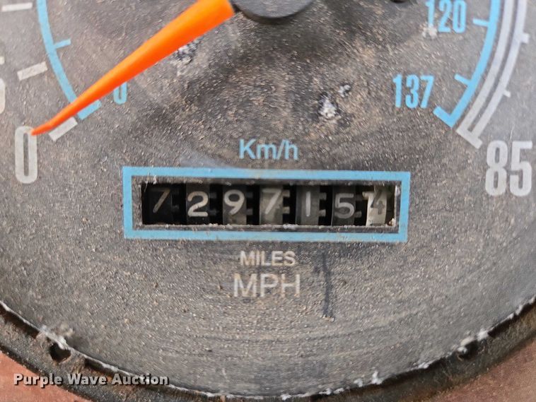 image for item EB1185 1994 International 9200 truck cab and chassis