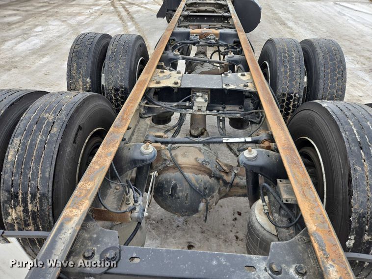 image for item EB1213 2012 Kenworth T800 truck cab and chassis