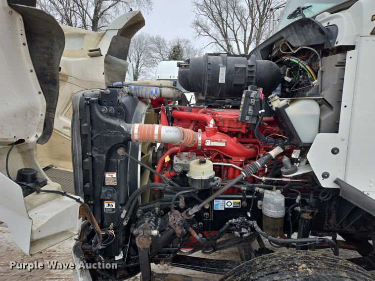 image for item EB1213 2012 Kenworth T800 truck cab and chassis