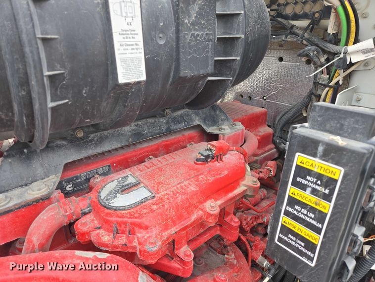 image for item EB1213 2012 Kenworth T800 truck cab and chassis