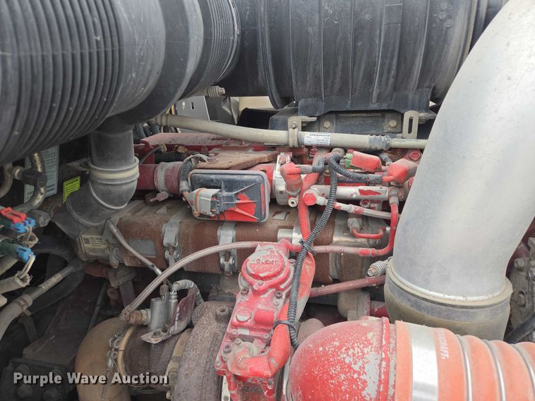 image for item EB1213 2012 Kenworth T800 truck cab and chassis