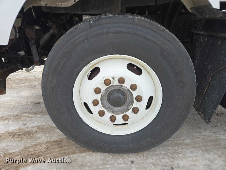 image for item EB1213 2012 Kenworth T800 truck cab and chassis