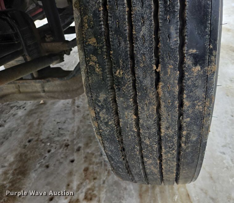 image for item EB1213 2012 Kenworth T800 truck cab and chassis