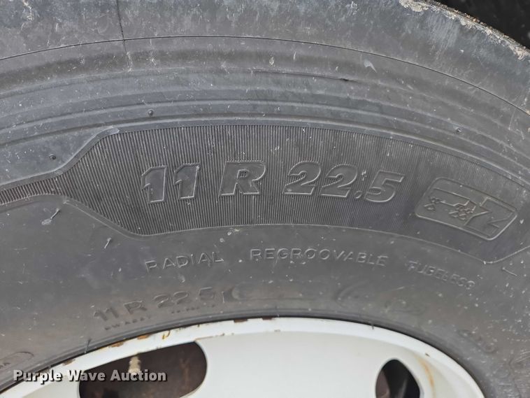 image for item EB1213 2012 Kenworth T800 truck cab and chassis