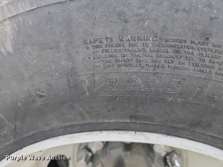 image for item EB1213 2012 Kenworth T800 truck cab and chassis