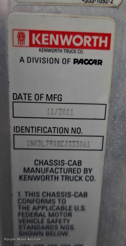 image for item EB1213 2012 Kenworth T800 truck cab and chassis