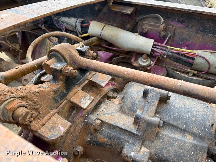 image for item ED5127 2000 Kenworth W900L semi truck