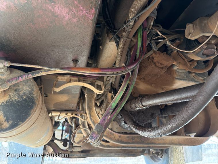 image for item ED5127 2000 Kenworth W900L semi truck