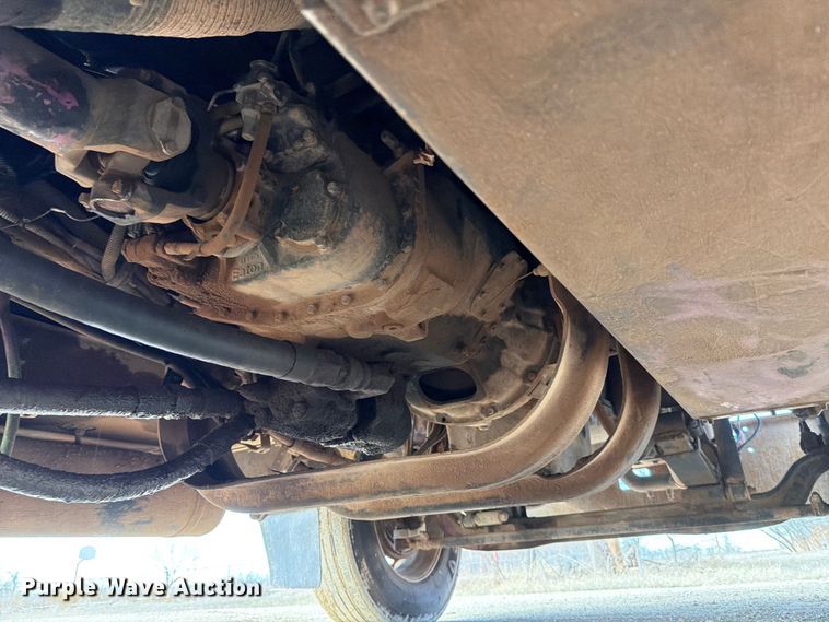 image for item ED5127 2000 Kenworth W900L semi truck