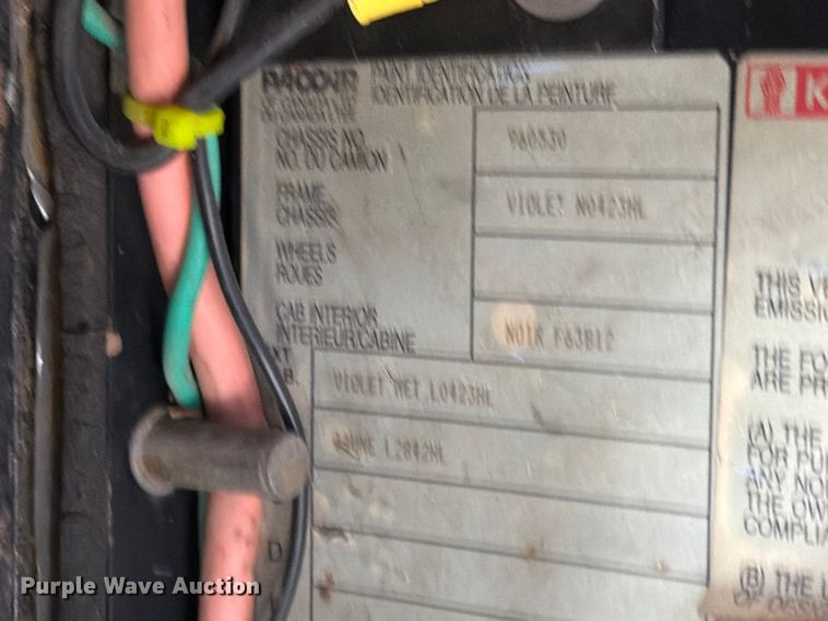 image for item ED5127 2000 Kenworth W900L semi truck