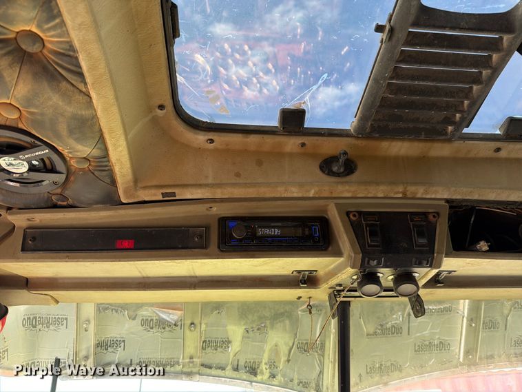 image for item ED5127 2000 Kenworth W900L semi truck