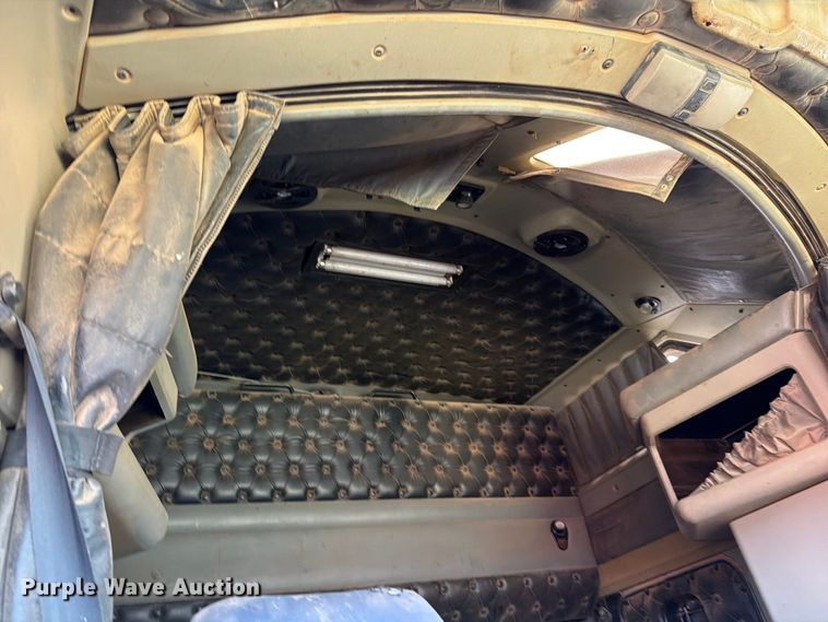 image for item ED5127 2000 Kenworth W900L semi truck