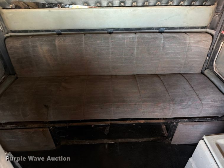 image for item ED5127 2000 Kenworth W900L semi truck