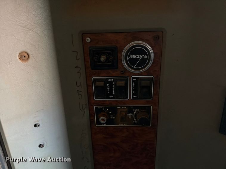 image for item ED5127 2000 Kenworth W900L semi truck