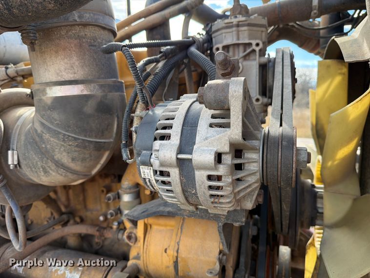 image for item ED5127 2000 Kenworth W900L semi truck