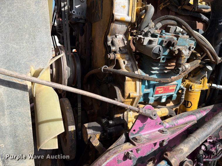 image for item ED5127 2000 Kenworth W900L semi truck