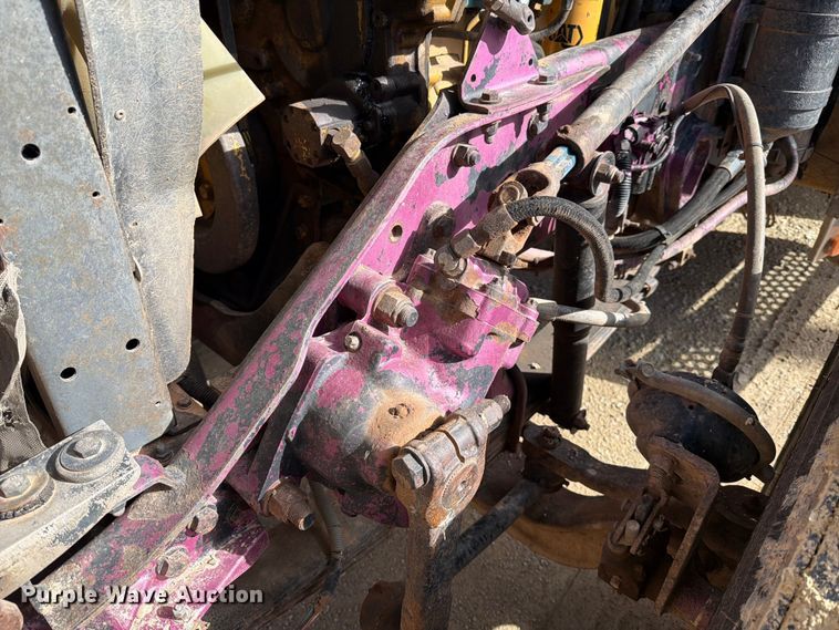 image for item ED5127 2000 Kenworth W900L semi truck