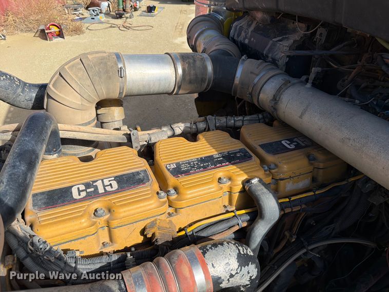 image for item ED5127 2000 Kenworth W900L semi truck