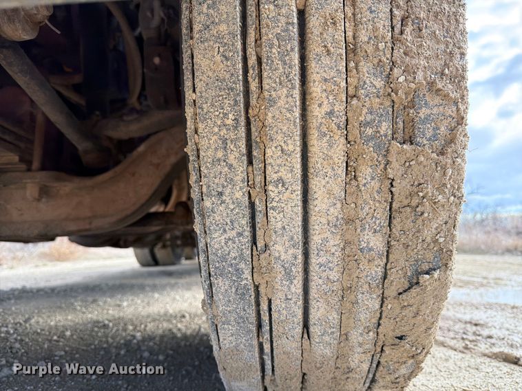 image for item ED5127 2000 Kenworth W900L semi truck