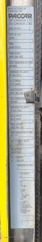 image for item ED5127 2000 Kenworth W900L semi truck